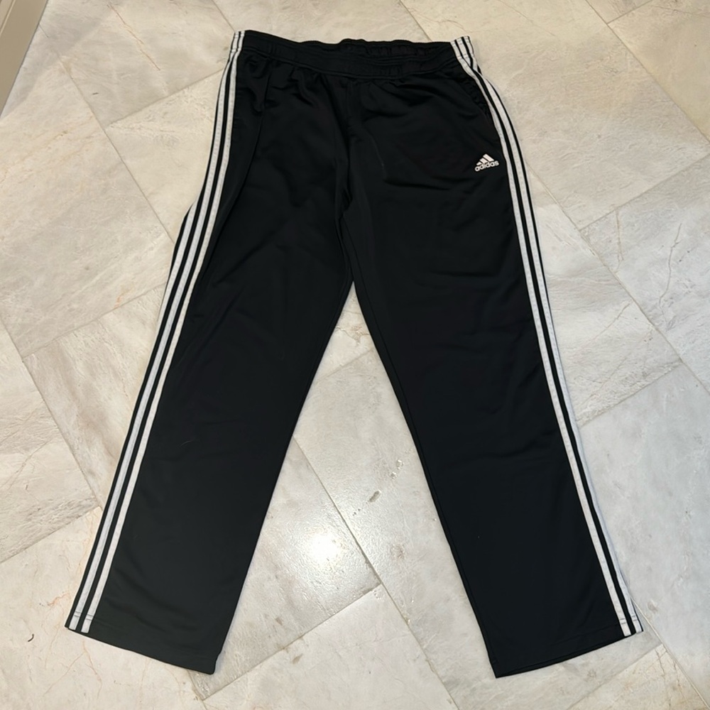 Men’s XXL adidas sweatpants